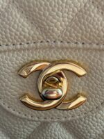 Chanel Classic Medium Vintage - Image 2